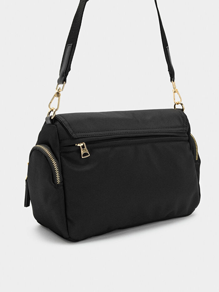 Kapaklı Teknik Kumaş Çapraz Çanta