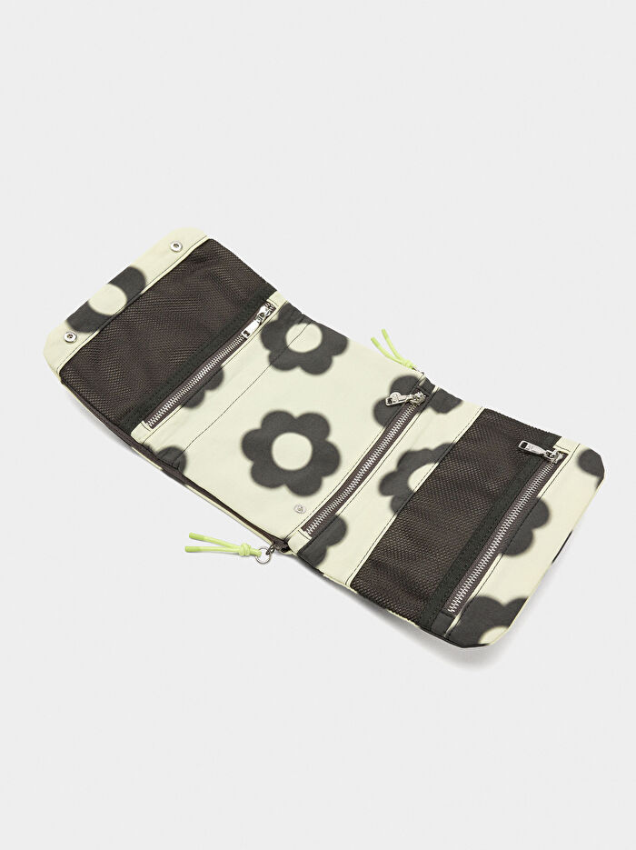 Teknik Kumaş Çiçek Desenli Çok Amaçlı Çanta