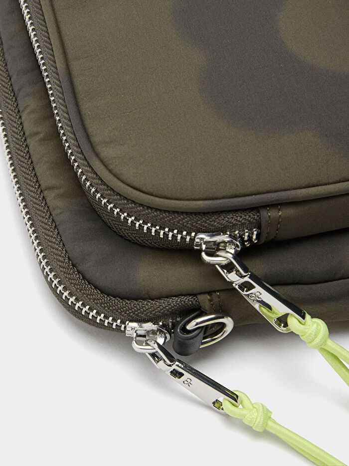 Teknik Kumaş Çiçek Desenli Çok Amaçlı Çanta