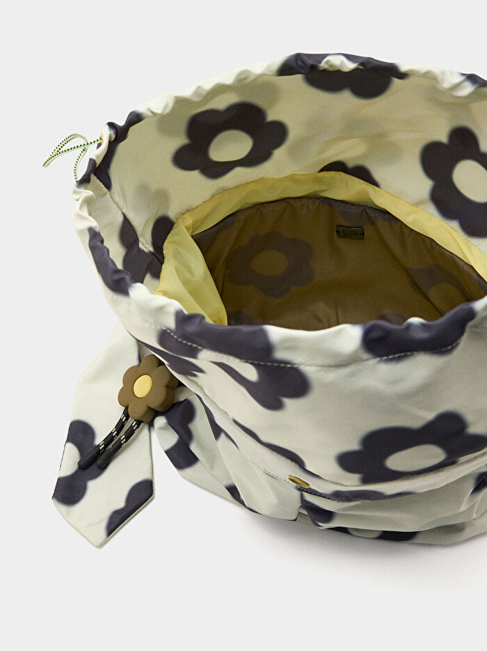 Çiçek Desenli Teknik Kumaş Omuz Çantası M