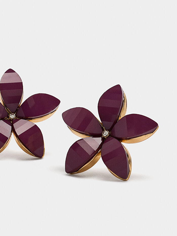 Çiçek Motifli Resin Küpe