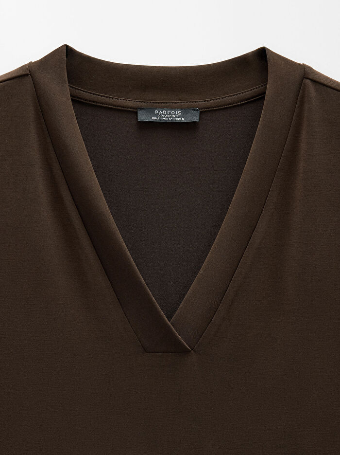 V-Yaka Basic T-shirt