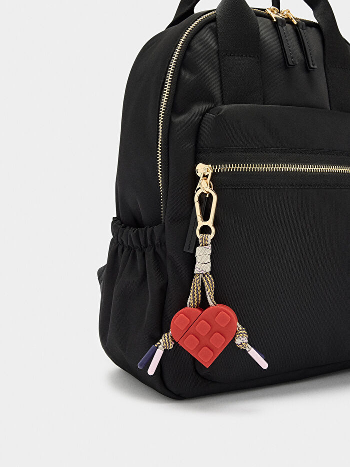 Kalp Charm'lı Teknik Kumaş Sırt Çantası