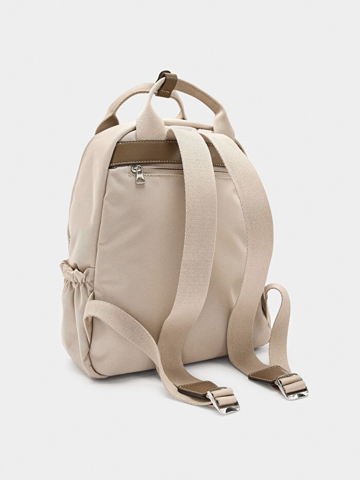 Kalp Charm'lı Teknik Kumaş Sırt Çantası