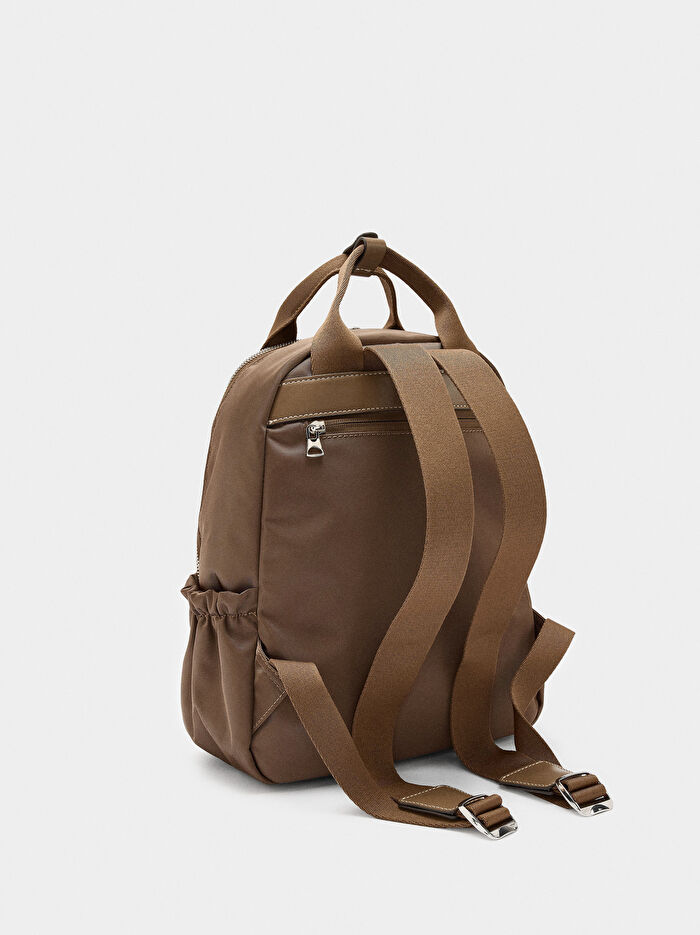 Kalp Charm'lı Teknik Kumaş Sırt Çantası