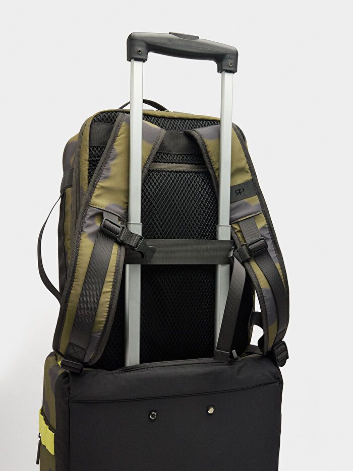 Çiçek Desenli Teknik Kumaş Kabin Sırt Çantası