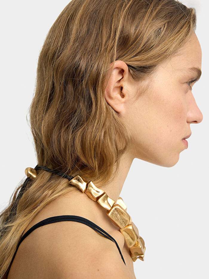 Kare Boncuklu Kısa Kolye