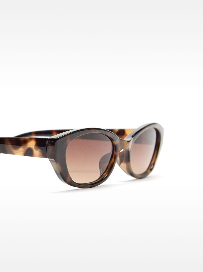 Uzun Güneş Gözlüğü