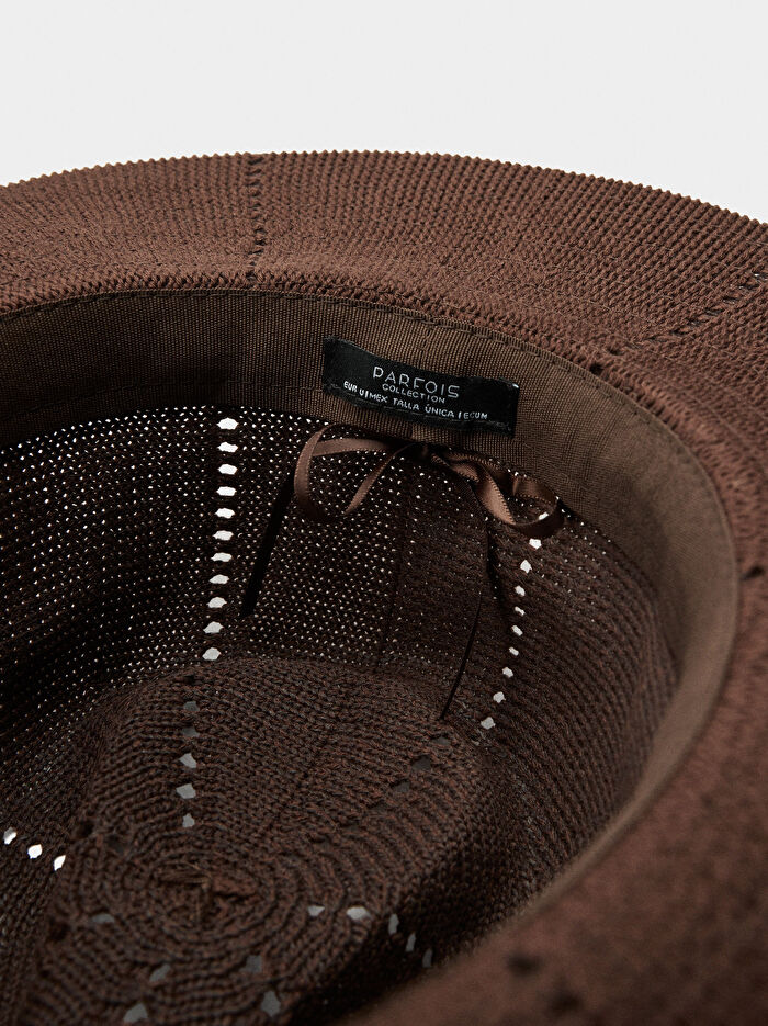 Boncuk Detaylı Örme Şapka