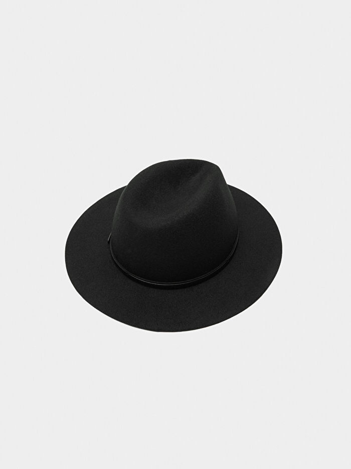 Kemer Detaylı Yün Şapka