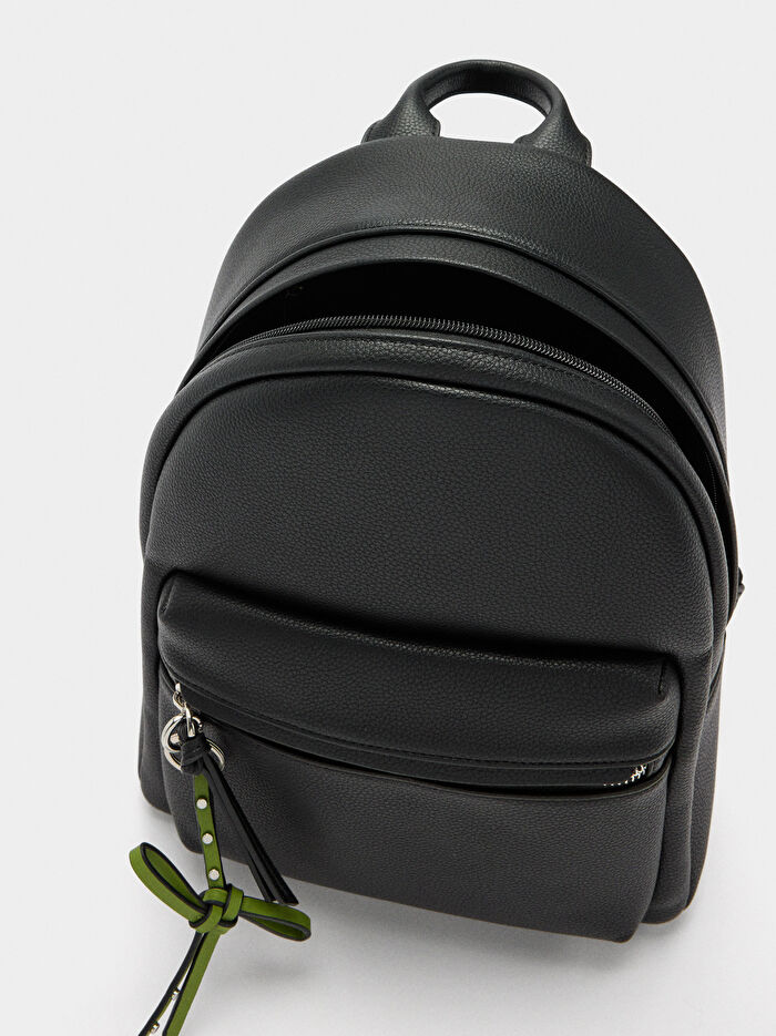 Charm'lı Basic Sırt Çantası