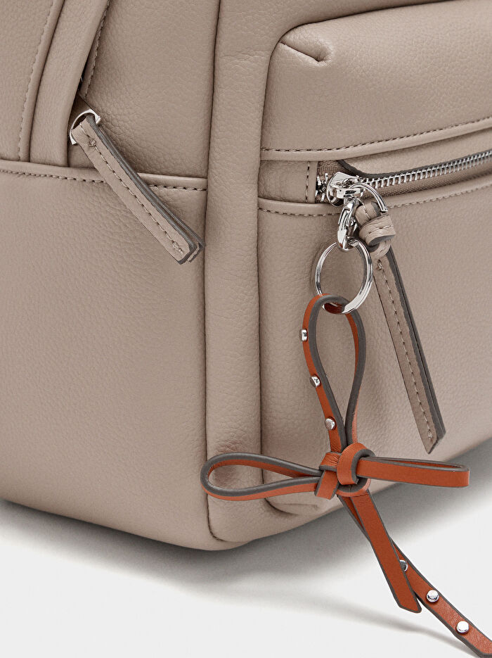 Charm'lı Basic Sırt Çantası