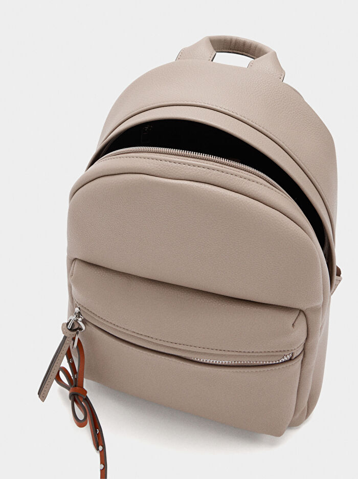 Charm'lı Basic Sırt Çantası