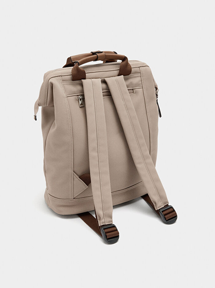 Charm'lı 14 İnç Laptop Sırt Çantası