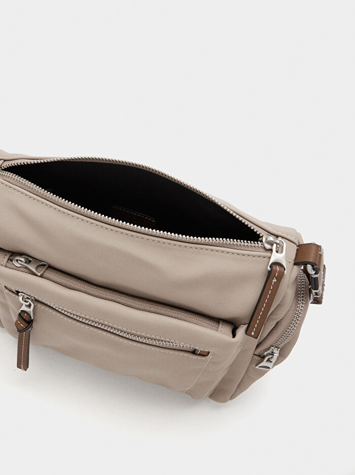 Dış Cepli Çapraz Askılı Çanta