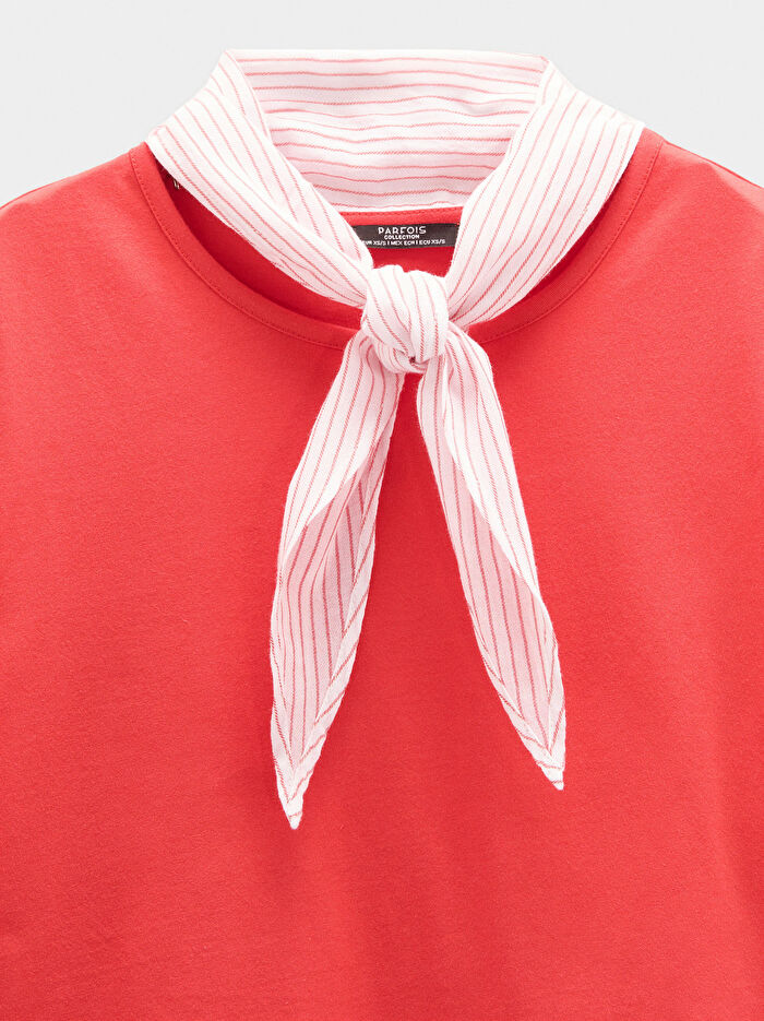 Fularlı Pamuklu T-Shirt