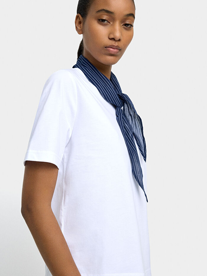 Fularlı Pamuklu T-Shirt