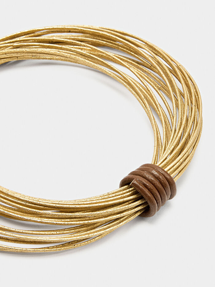 Çapraz Tasarımlı Sert Bileklik