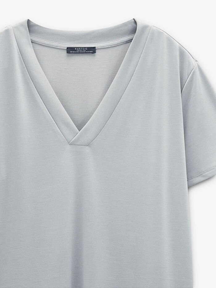 V-Yaka Basic T-shirt