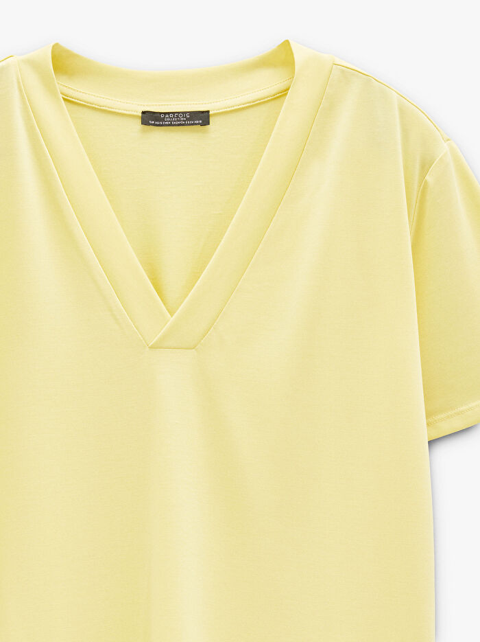 V-Yaka Basic T-shirt