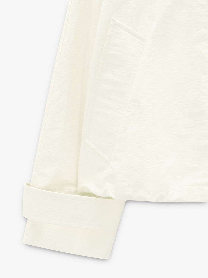 Kapüşonlu ve Yüksek Yakalı Ceket