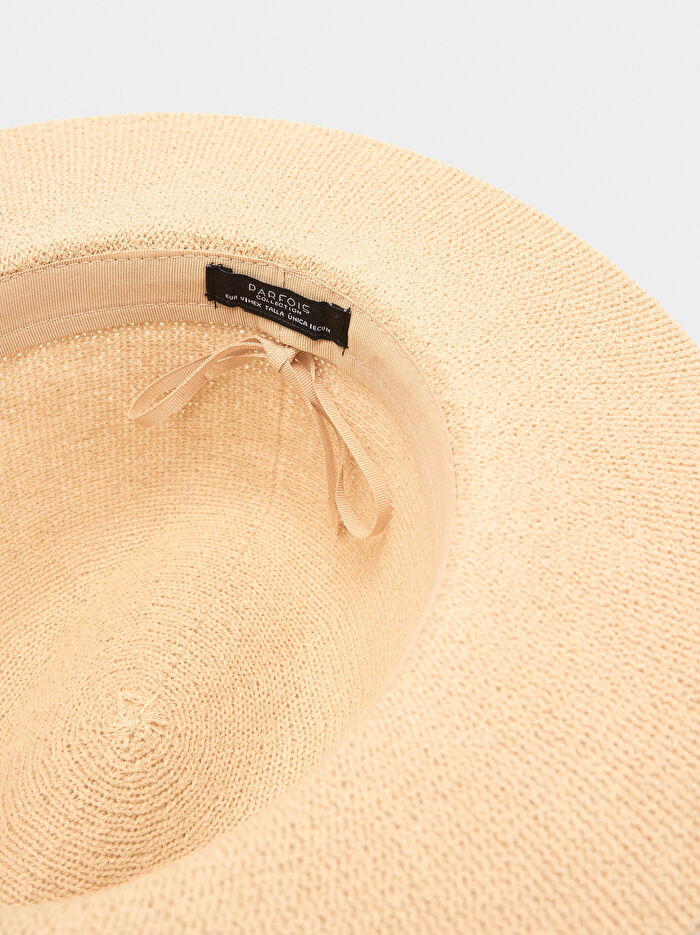 Deri Efektli Kayışlı Örme Şapka