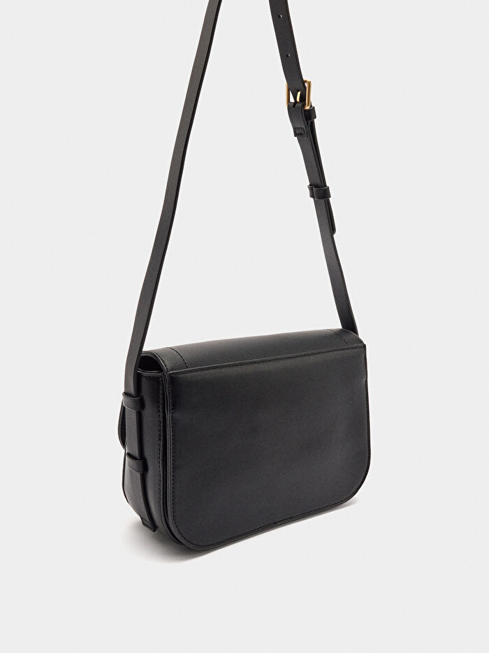 Kapaklı Deri Efektli Çapraz Çanta