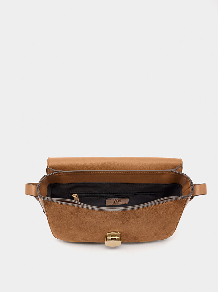 Kapaklı Deri Efektli Çapraz Çanta