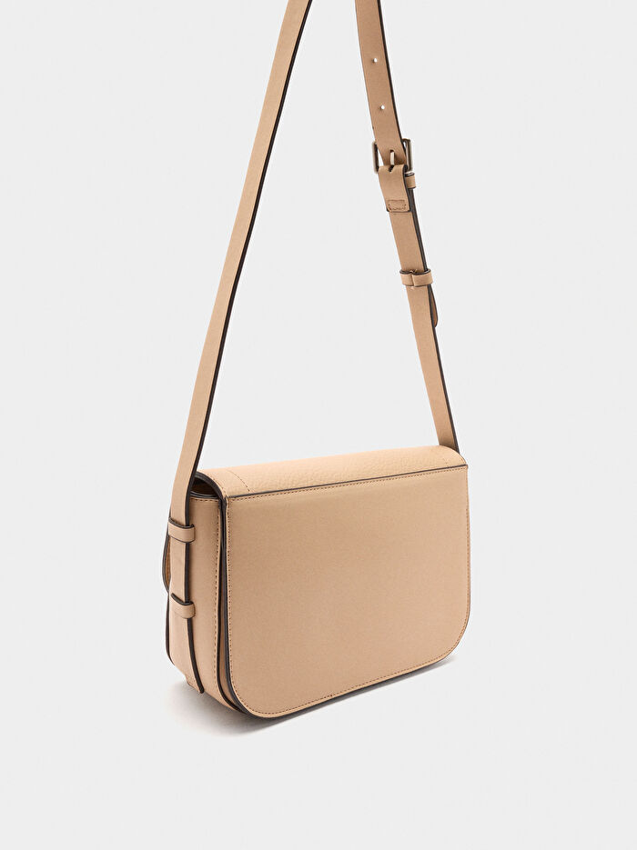 Kapaklı Deri Efektli Çapraz Çanta