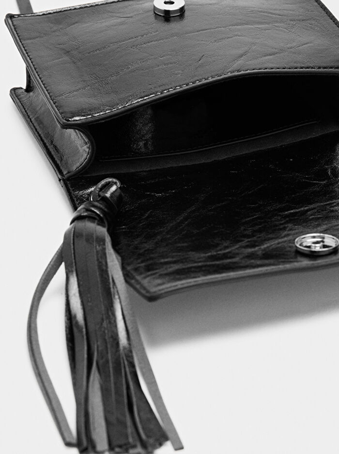 Zımba Detaylı Püsküllü Çapraz Çanta