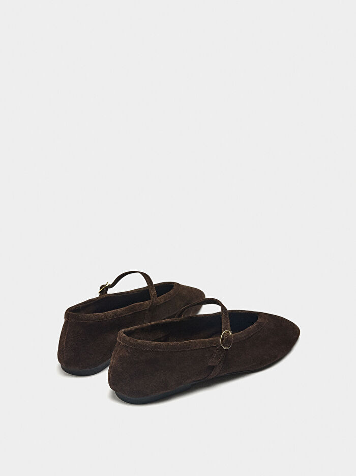 Kayışlı ve Tokalı Deri Babet