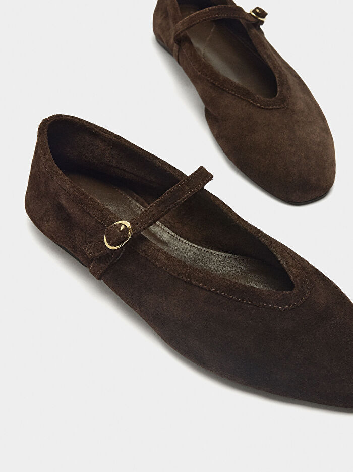 Kayışlı ve Tokalı Deri Babet