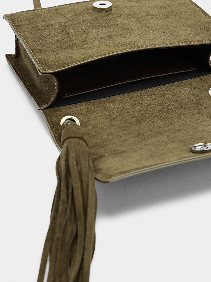 Zımba Detaylı Püsküllü Çapraz Çanta