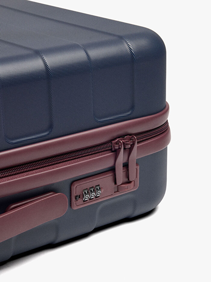 Çizgili Seyahat Valizi