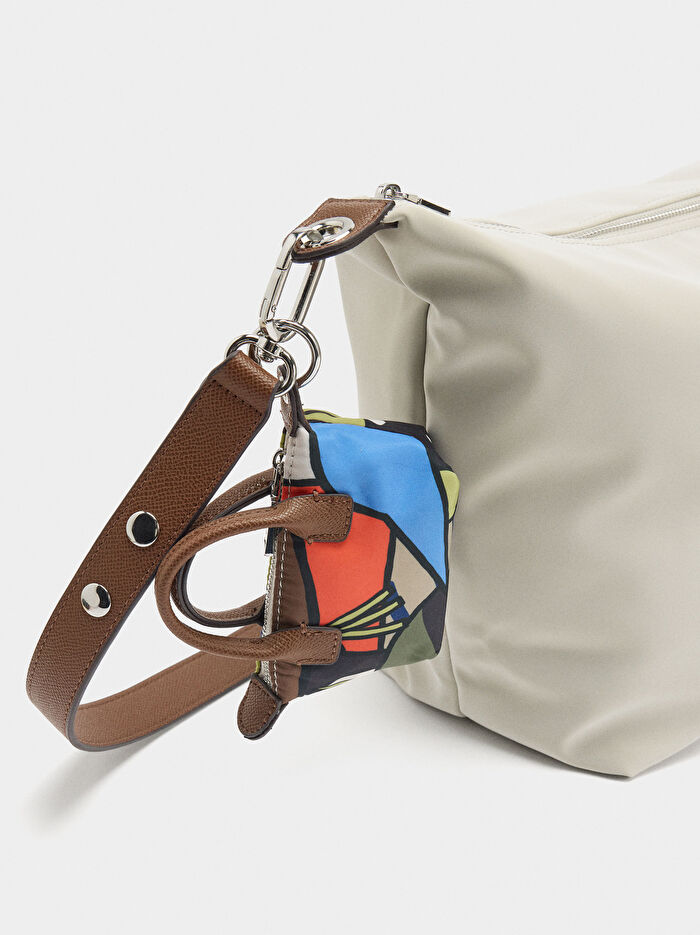 Charm'lı Yumuşak Dokulu Omuz Çantası