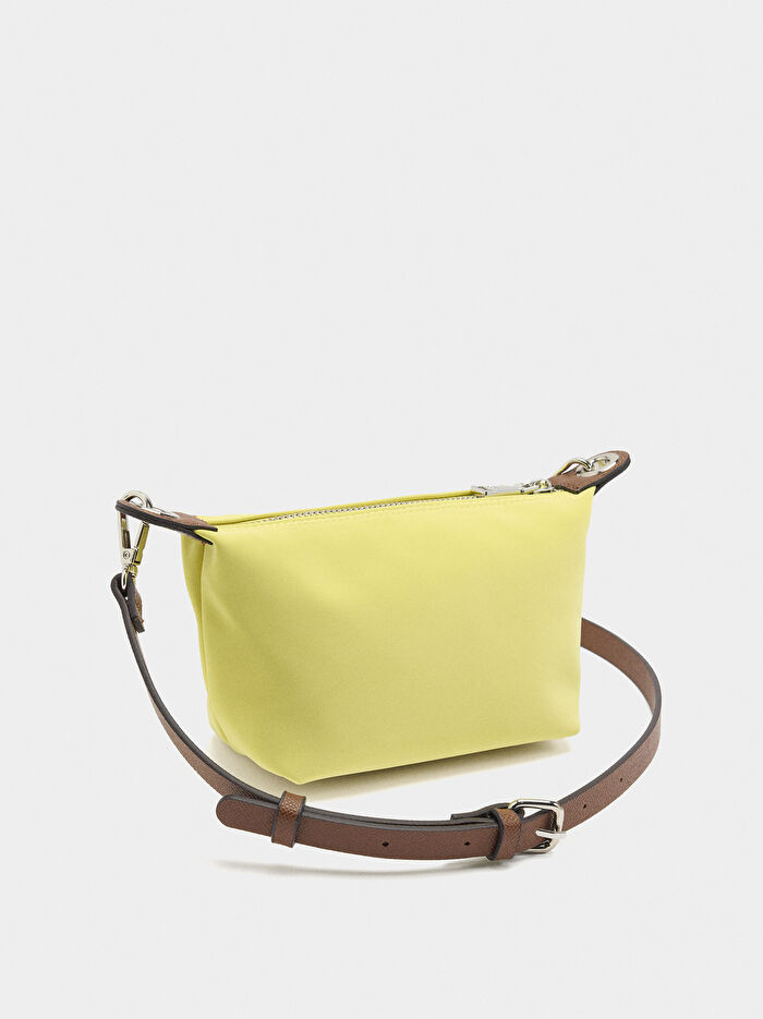 Yumuşak Dokulu Charm'lı Omuz Çantası