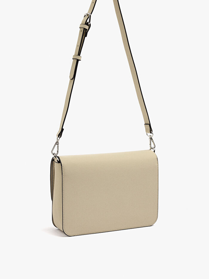 Kapaklı ve Yumuşak Dokulu Çapraz Çanta