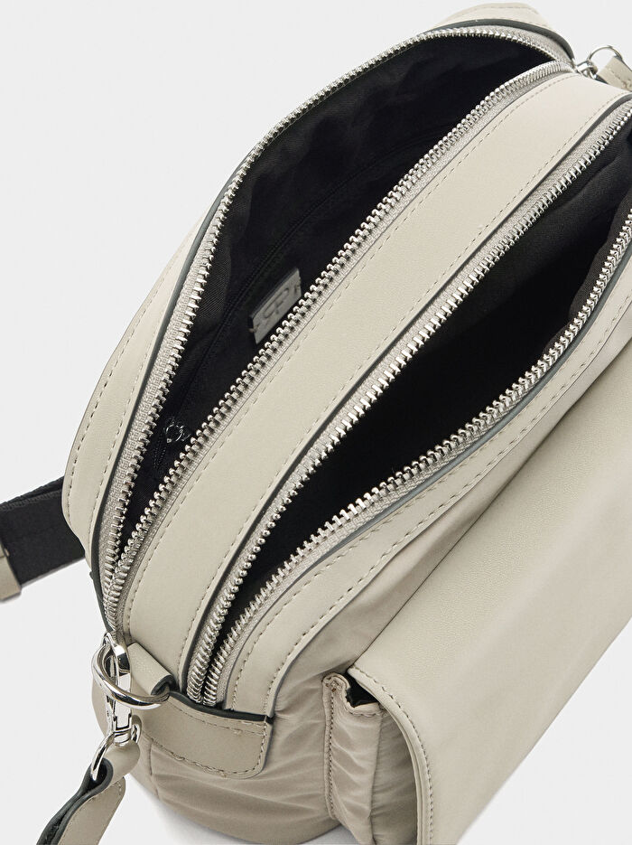 Kapaklı Teknik Kumaş Çapraz Askılı Çanta