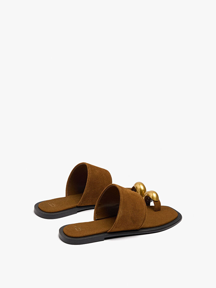 Metalik Detaylı Deri Sandalet