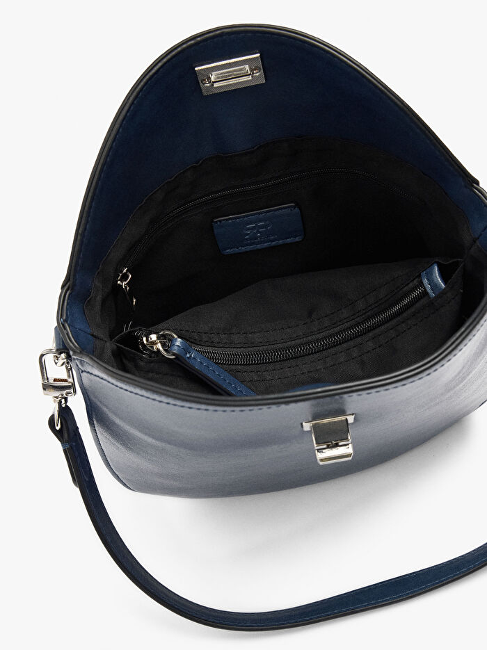 Kapaklı Çapraz Askılı Çanta