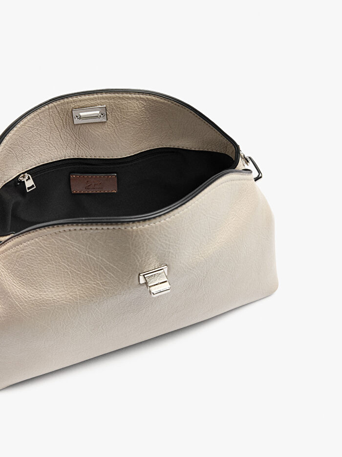 Kapaklı Çapraz Askılı Çanta