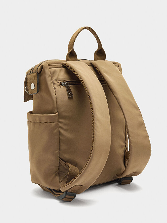 Charm'lı 14 İnç Laptop Sırt Çantası