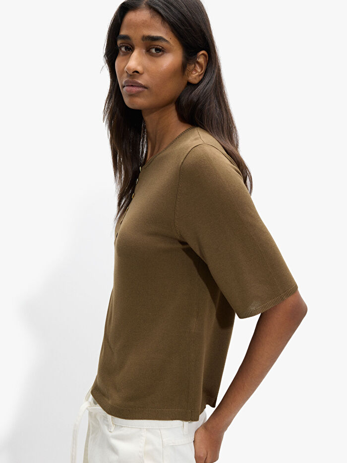 Düğmeli Örme Kazak