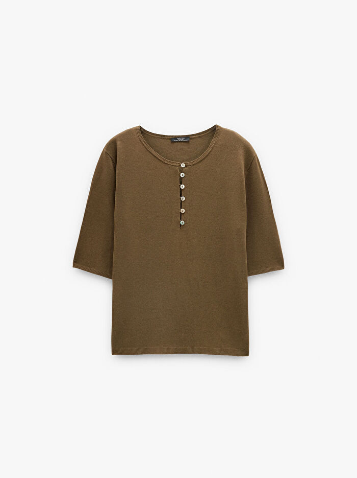 Düğmeli Örme Kazak