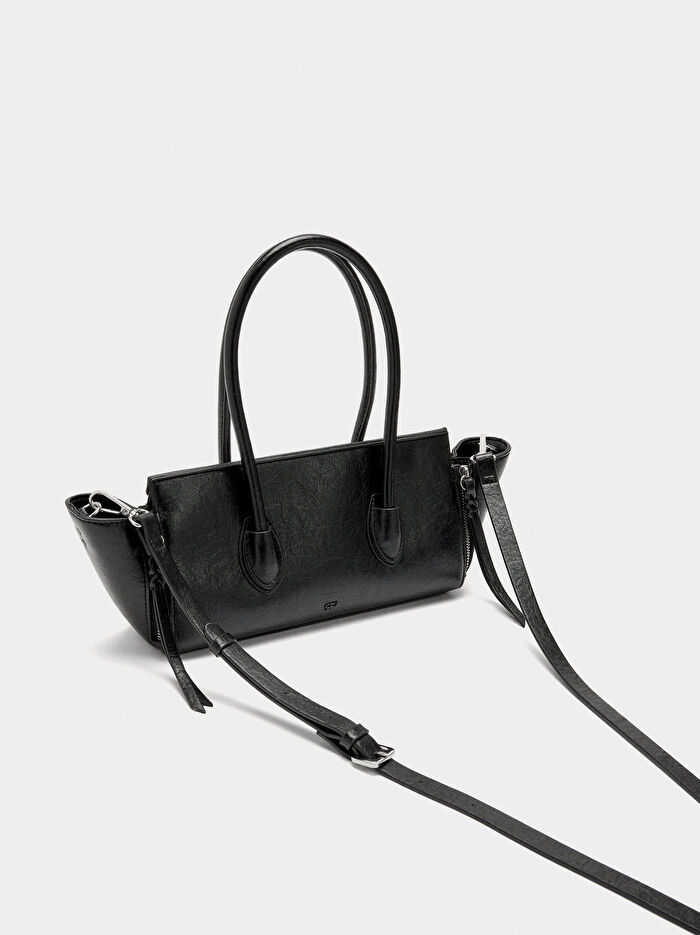 Kapaklı Deri Görünümlü Omuz Çantası