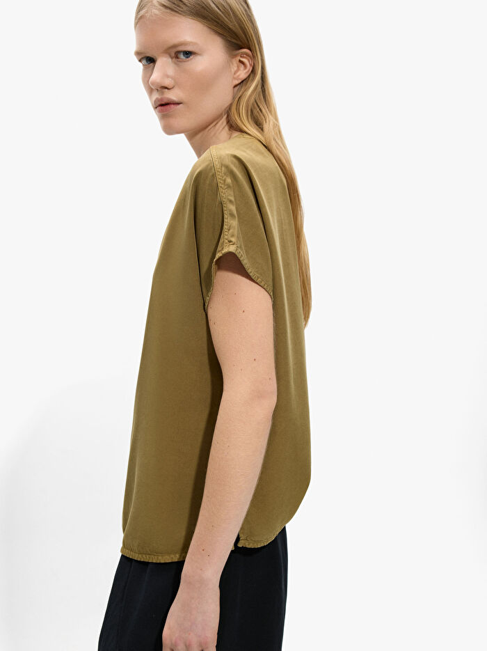 %100 Liyosel Düz T-Shirt