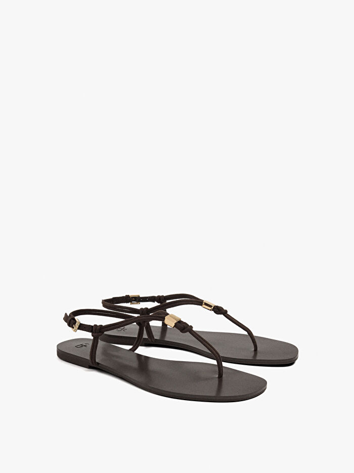 Kayışlı Düz Parmak Arası Sandalet