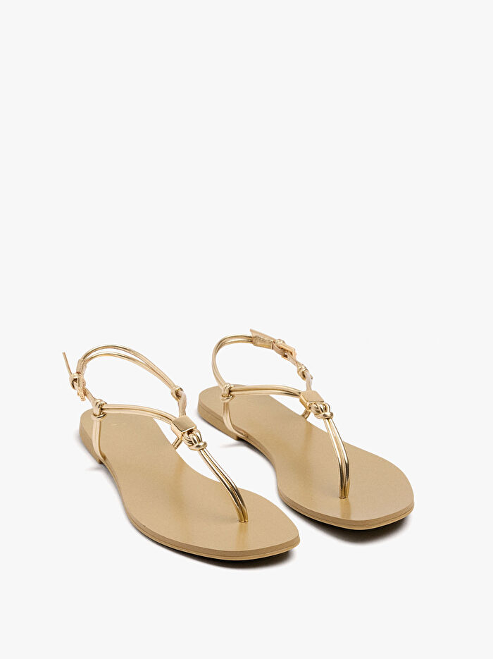 Kayışlı Düz Parmak Arası Sandalet