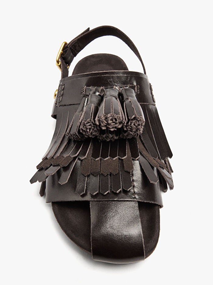 Püsküllü Düz Deri Sandalet