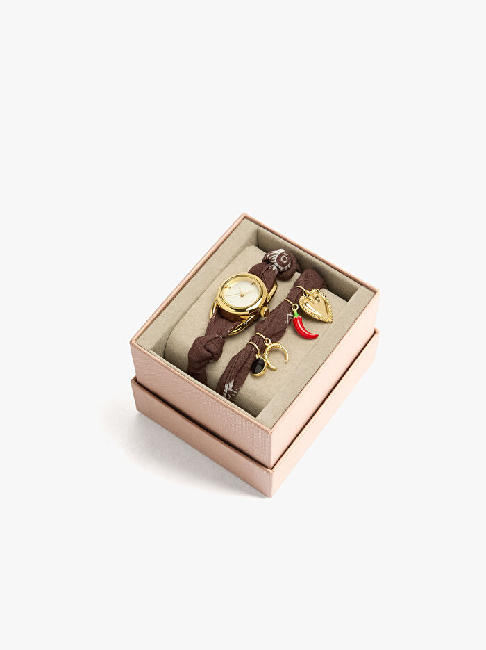 Kumaş Kayışlı ve Charm'lı Saat